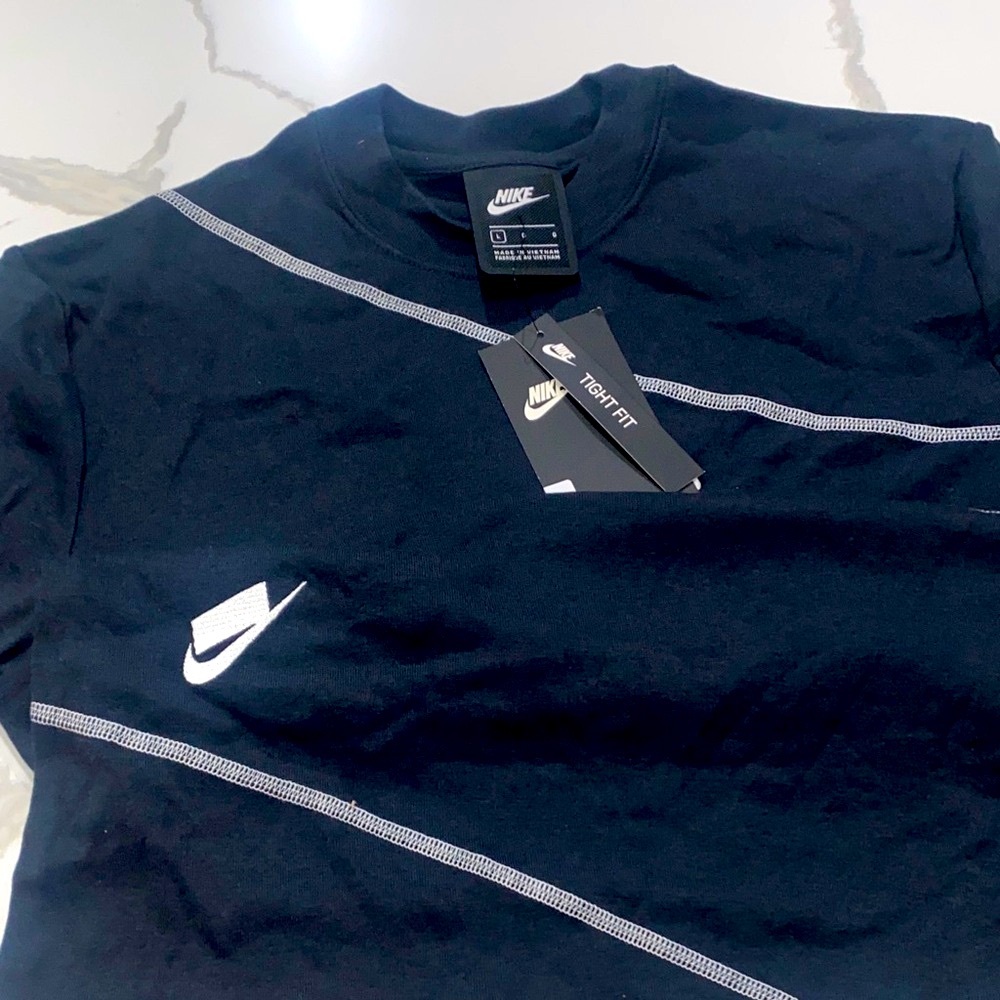 New Nike Black Women’s Tight Fit T-Shirt - L‎